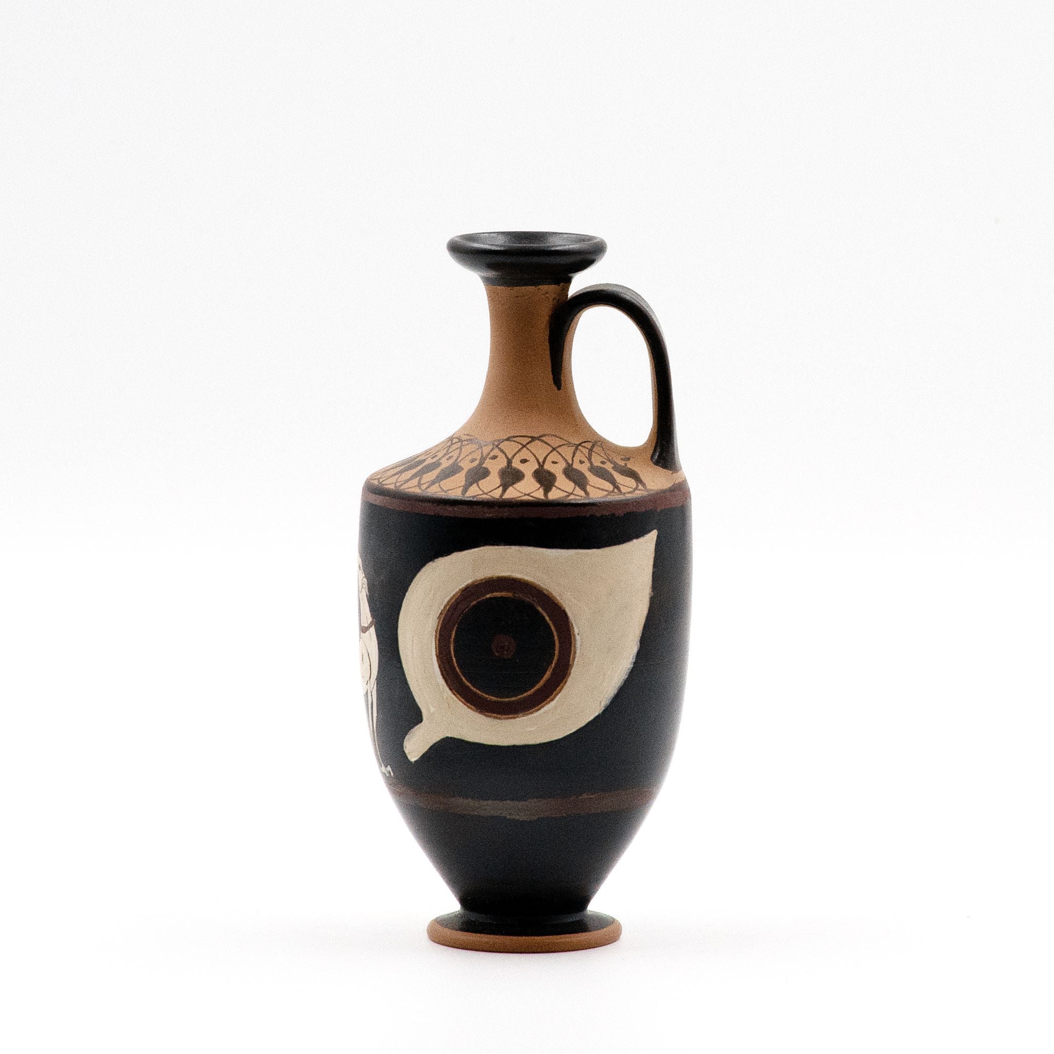 Lekythos dog and eyes decoration