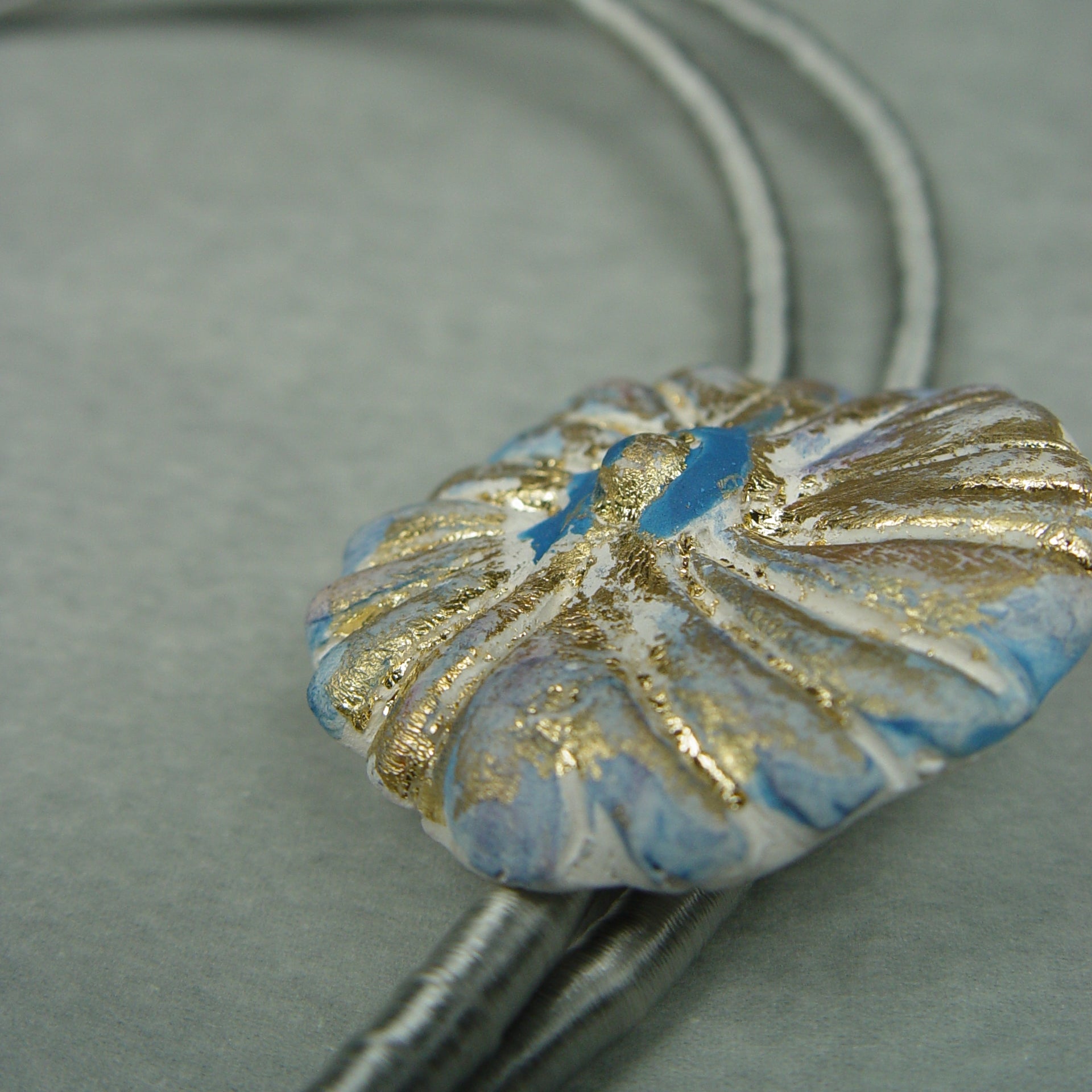 Thetis gilded flower necklace