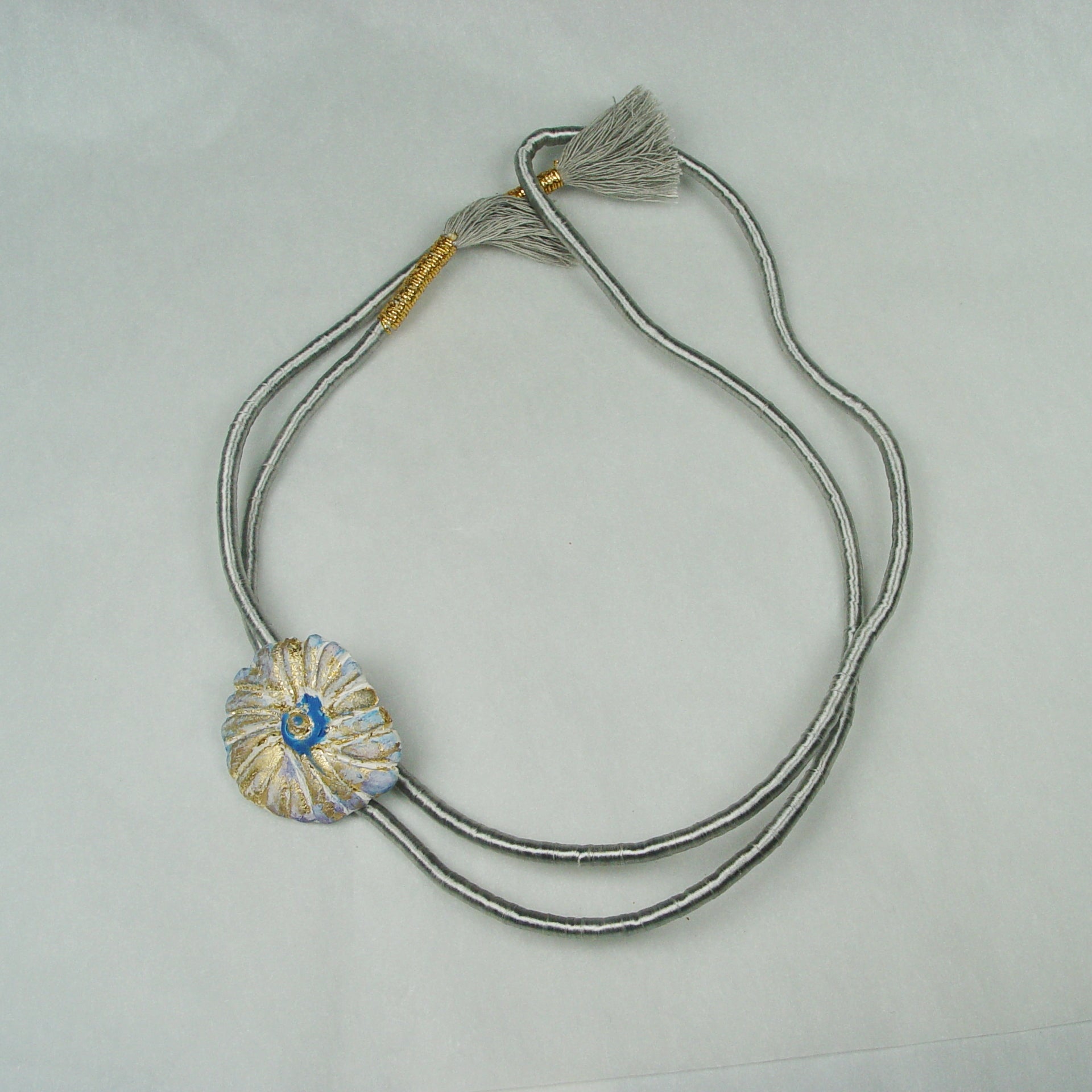 Thetis gilded flower necklace