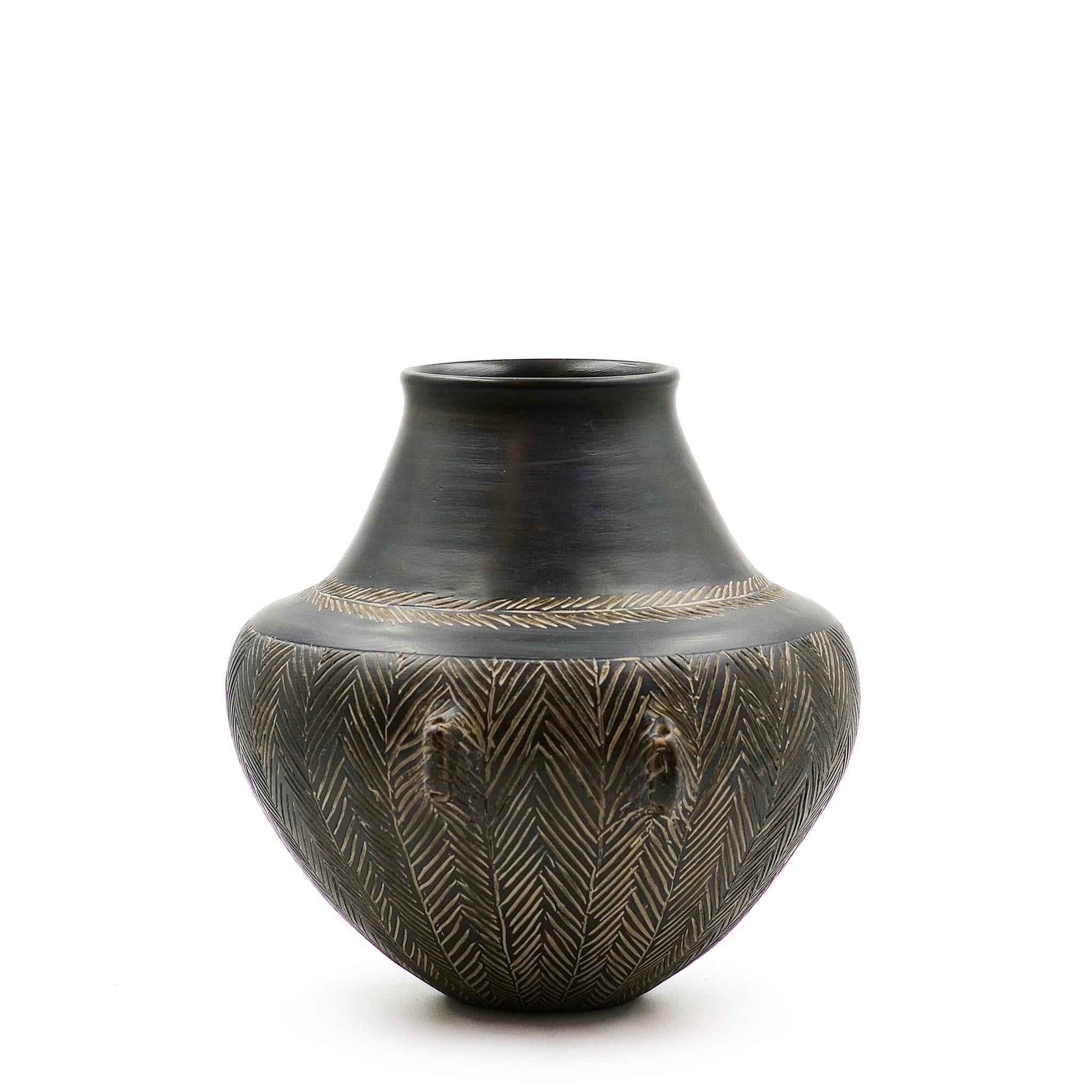 Despotiko Black incised vase