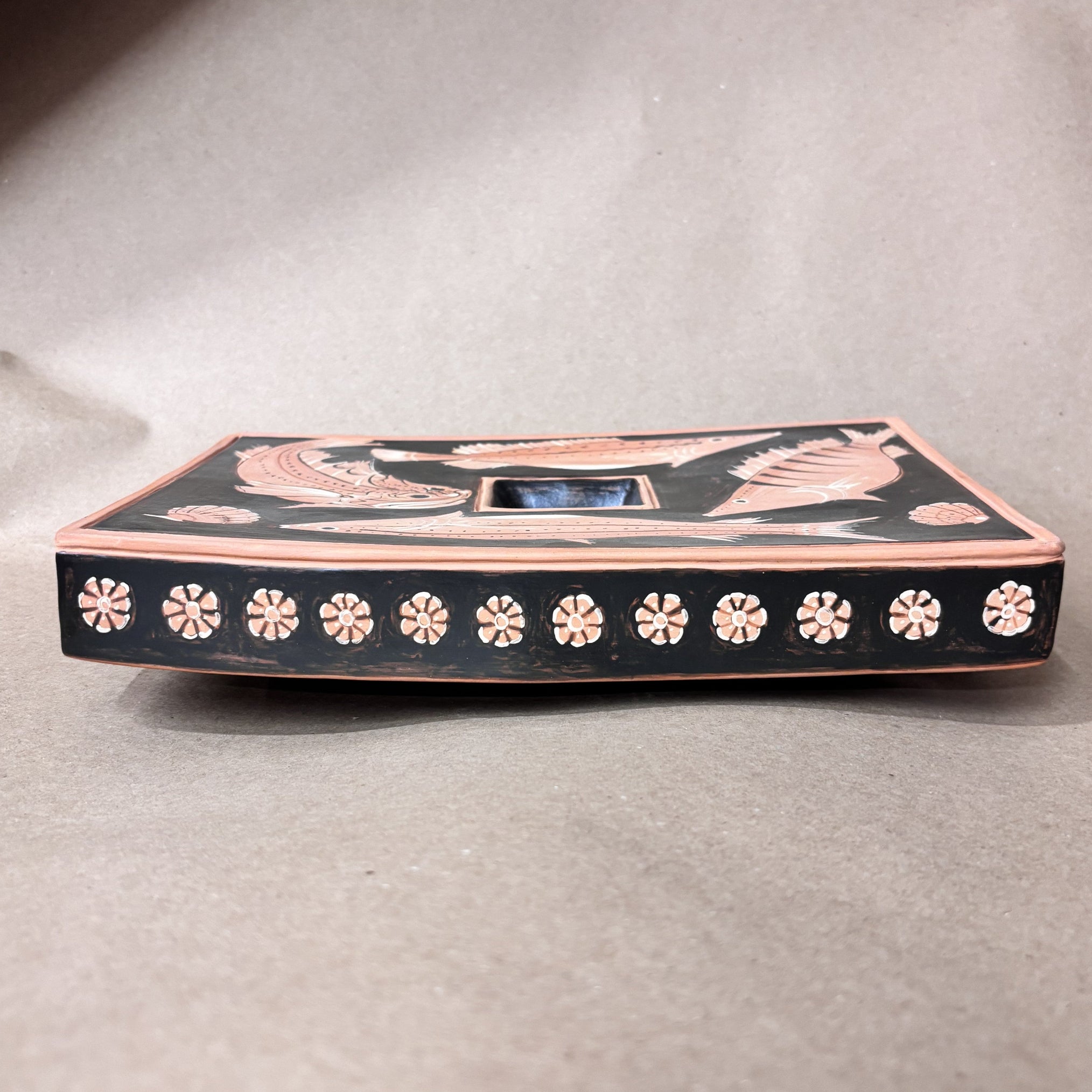 Hand painted plate with fish motifs, rectangular, rare shape 