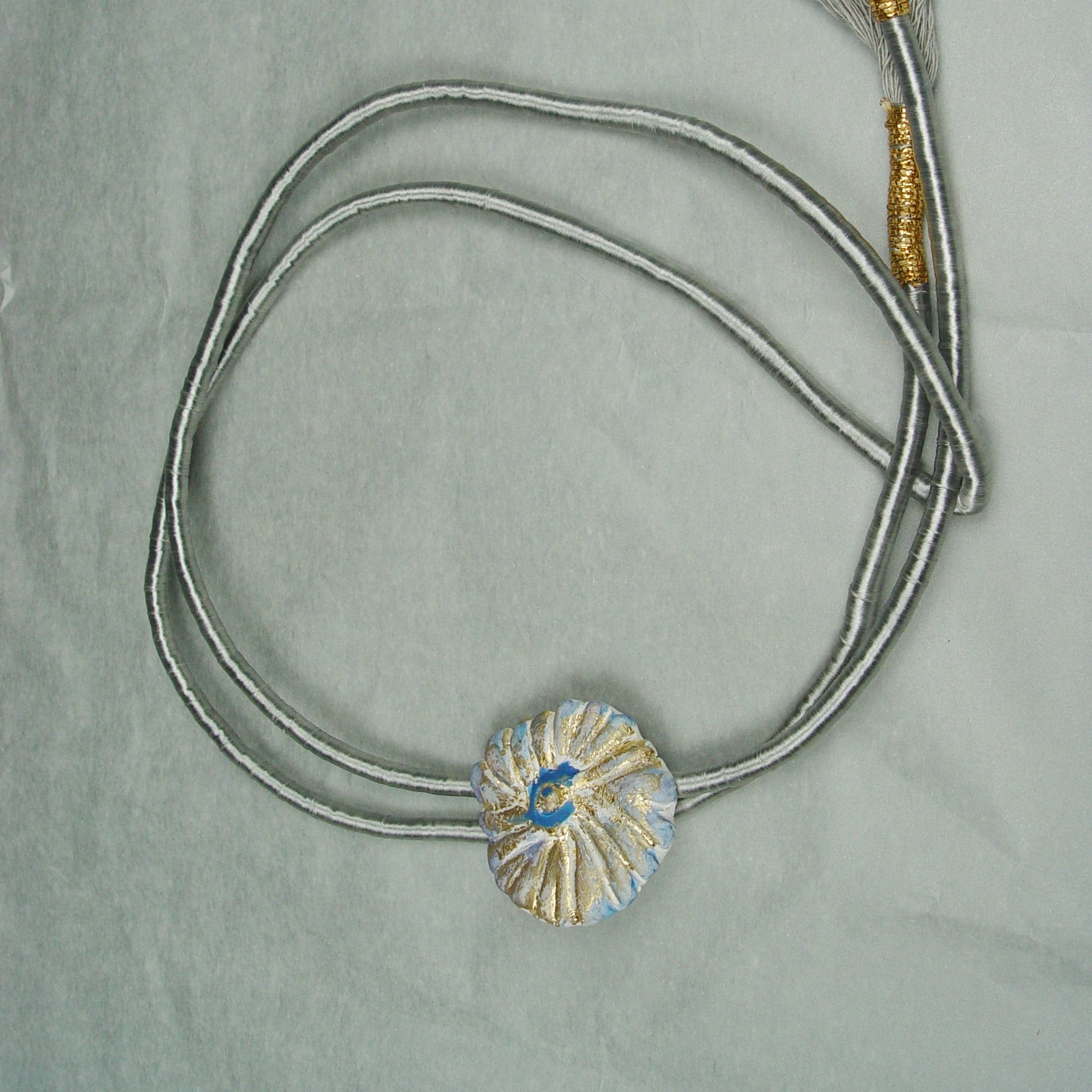 Thetis gilded flower necklace